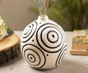 - Cuircular Pattern, Flower Holder